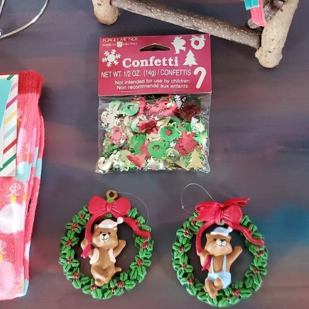 Lot of 6 Christmas Items
